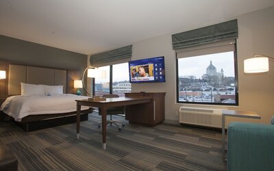 Hampton Inn & Suites Downtown St. Paul