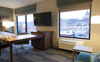 Hampton Inn & Suites Downtown St. Paul