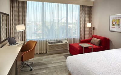 Hampton Inn Long Beach Airport