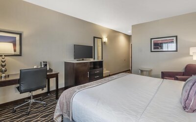 Best Western Plus Hotel At The Convention Center