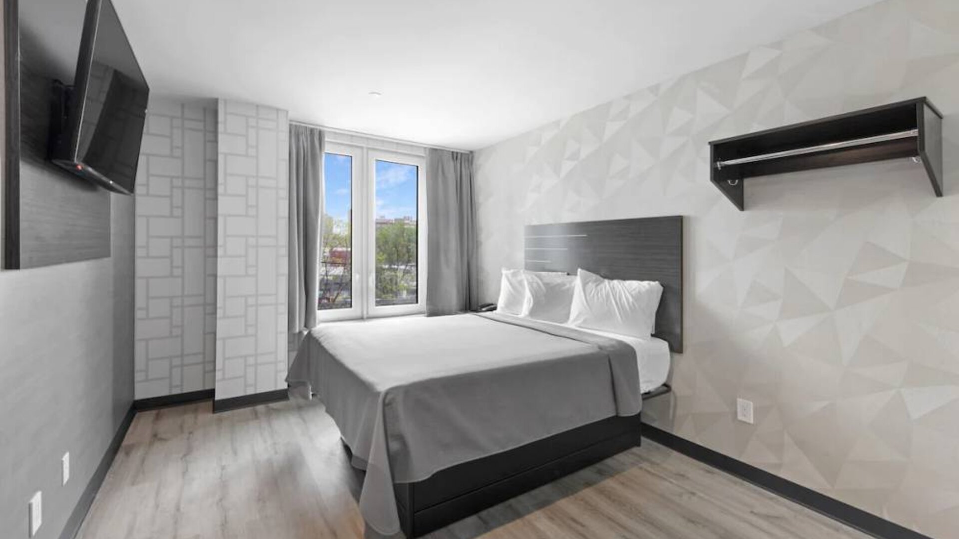 Day use room with natural light at Hotel 365 Bronx.