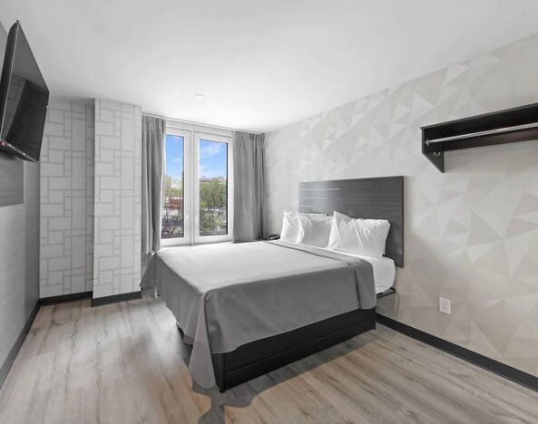 Day use room with natural light at Hotel 365 Bronx.