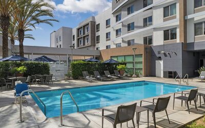 Courtyard by Marriott Long Beach Airport
