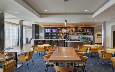 Courtyard by Marriott Long Beach Airport