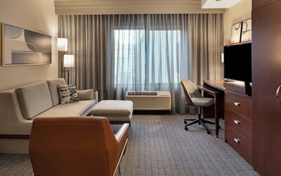 Courtyard by Marriott Long Beach Airport