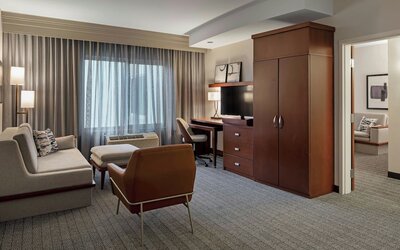 Courtyard by Marriott Long Beach Airport