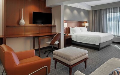 Courtyard by Marriott Long Beach Airport