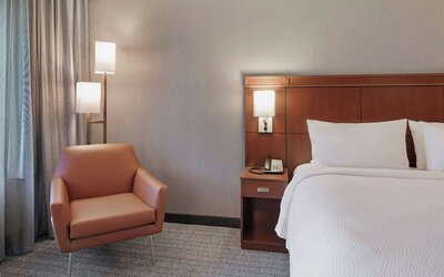 Courtyard by Marriott Long Beach Airport