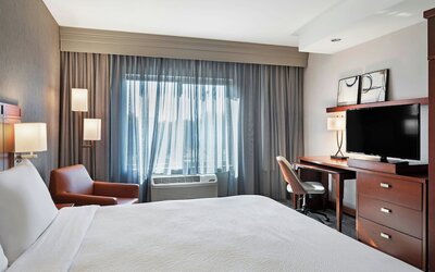 Courtyard by Marriott Long Beach Airport