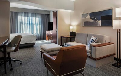 Courtyard by Marriott Long Beach Airport