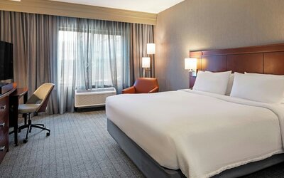 Courtyard by Marriott Long Beach Airport