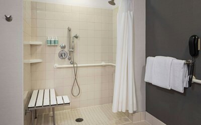 Courtyard by Marriott Long Beach Airport