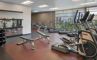 Courtyard by Marriott Long Beach Airport
