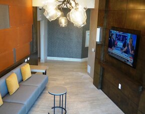 Holiday Inn Long Beach Airport Hotel and Conference Center by IHG