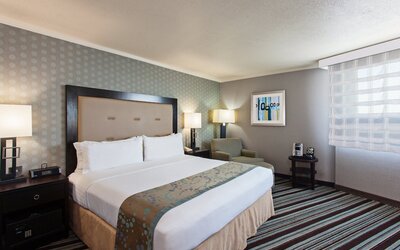 Holiday Inn Long Beach Airport Hotel and Conference Center by IHG
