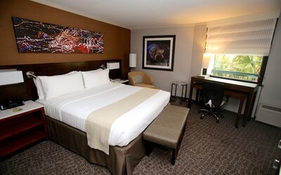Holiday Inn Long Beach Airport Hotel and Conference Center by IHG
