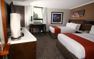 Holiday Inn Long Beach Airport Hotel and Conference Center by IHG