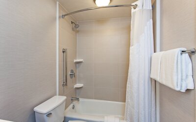 Holiday Inn Long Beach Airport Hotel and Conference Center by IHG
