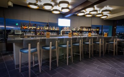 Holiday Inn Long Beach Airport Hotel and Conference Center by IHG
