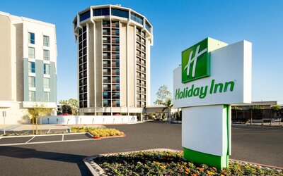 Holiday Inn Long Beach Airport Hotel and Conference Center by IHG