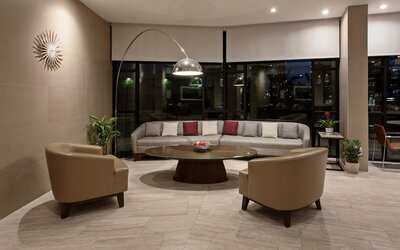 Holiday Inn Long Beach Airport Hotel and Conference Center by IHG