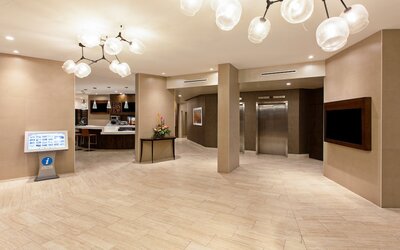 Holiday Inn Long Beach Airport Hotel and Conference Center by IHG