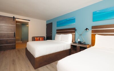 The Cove Hotel, Long Beach
