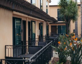 The Cove Hotel, Long Beach