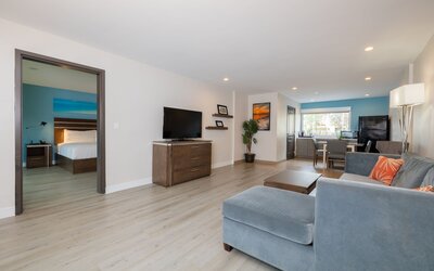 The Cove Hotel, Long Beach