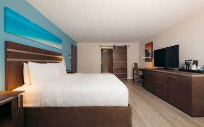 The Cove Hotel, Long Beach