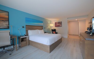 The Cove Hotel, Long Beach