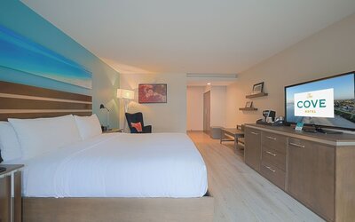 The Cove Hotel, Long Beach