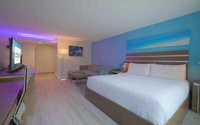 The Cove Hotel, Long Beach