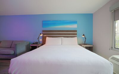 The Cove Hotel, Long Beach