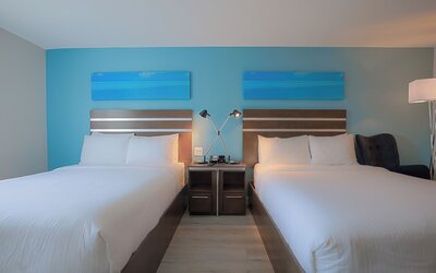The Cove Hotel, Long Beach