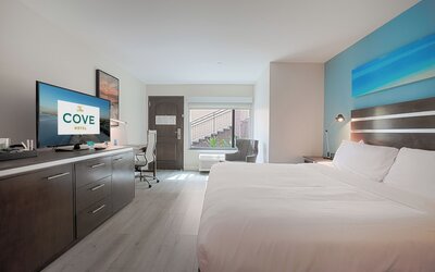 The Cove Hotel, Long Beach