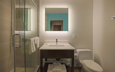 The Cove Hotel, Long Beach
