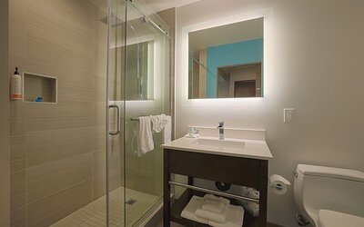 The Cove Hotel, Long Beach