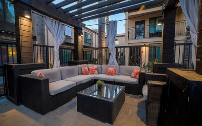 The Cove Hotel, Long Beach