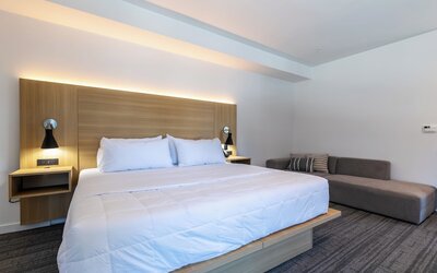 Hotel Mai Downtown Long Beach