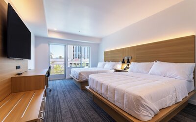 Hotel Mai Downtown Long Beach