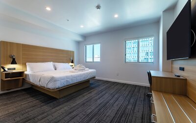 Hotel Mai Downtown Long Beach