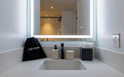Hotel Mai Downtown Long Beach