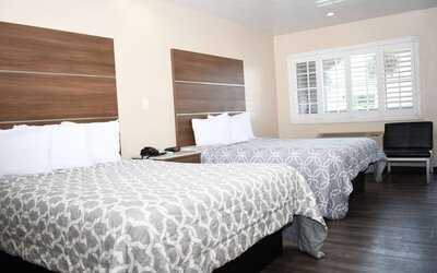 Travelodge by Wyndham Long Beach Convention Center