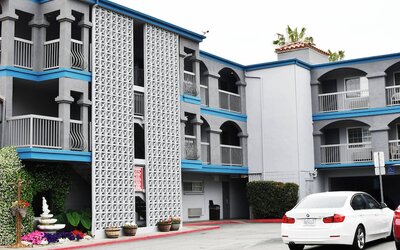 Travelodge by Wyndham Long Beach Convention Center