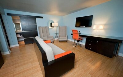 Hotel Current