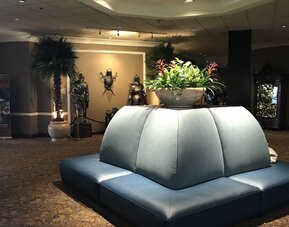 Anaheim Majestic Garden Hotel