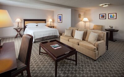 Anaheim Majestic Garden Hotel