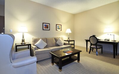 Anaheim Majestic Garden Hotel