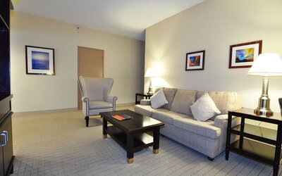 Anaheim Majestic Garden Hotel
